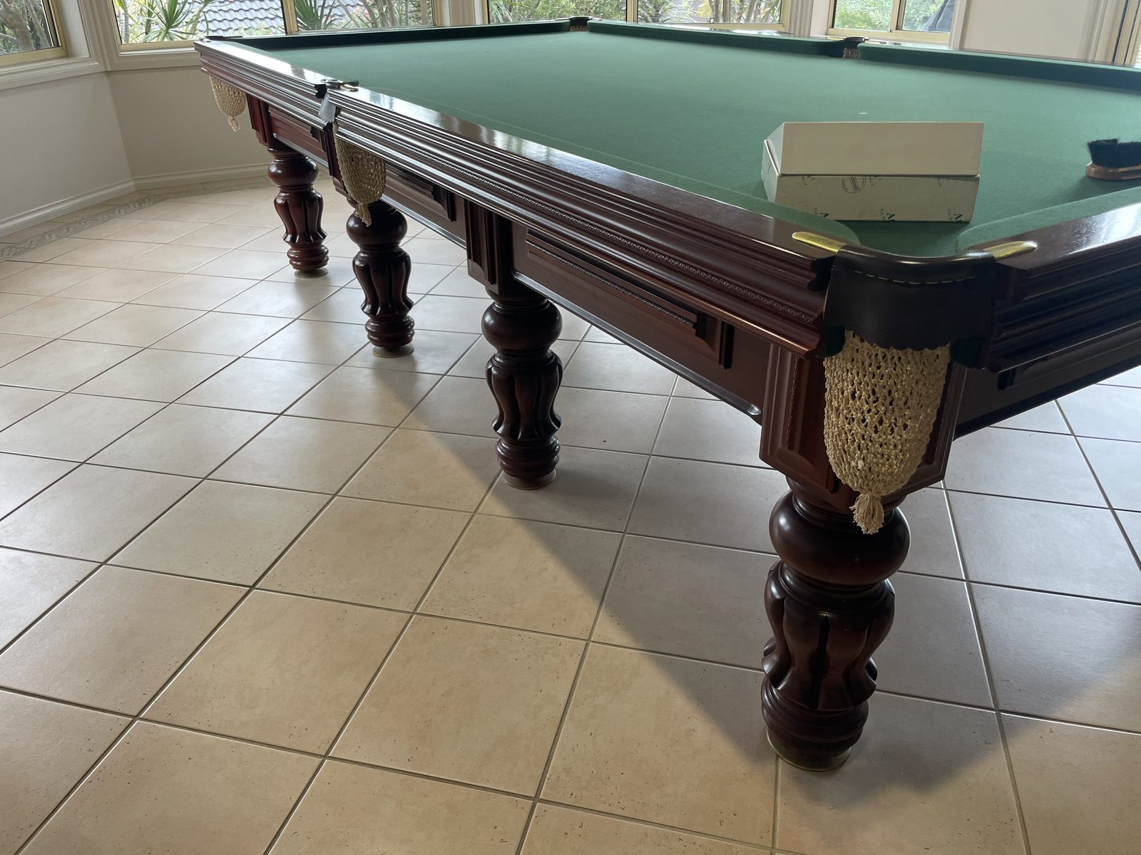 10ft Classic Deluxe billiard table