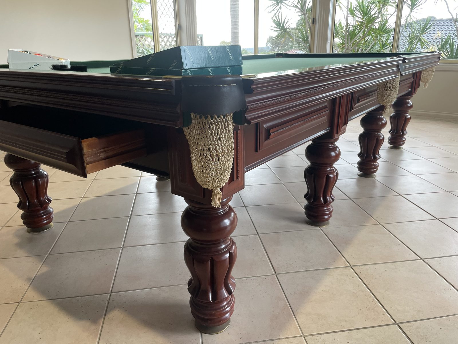 10ft Classic Deluxe billiard table